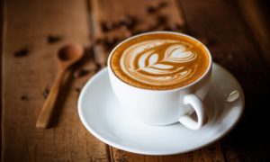 Minuman Berkafein seperti kopi menyebabkan dehidrasi